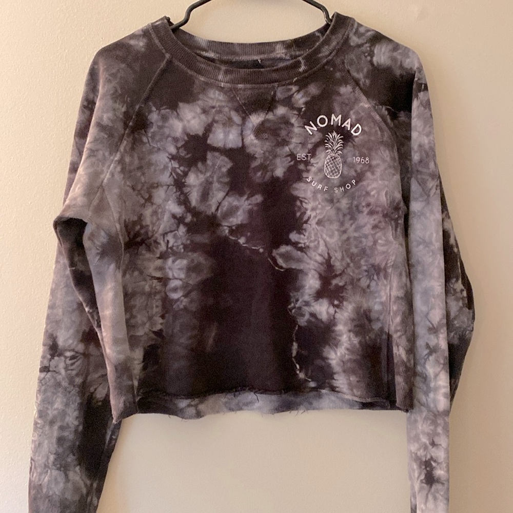 NOMAD surf shop semi cropped sweatshirt 💙